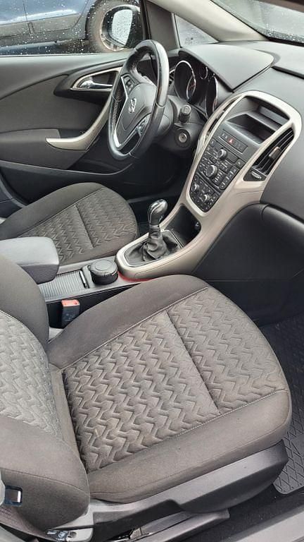 Gebraucht Opel Astra 120 PS (88 kW) 2014 Braun Limousine