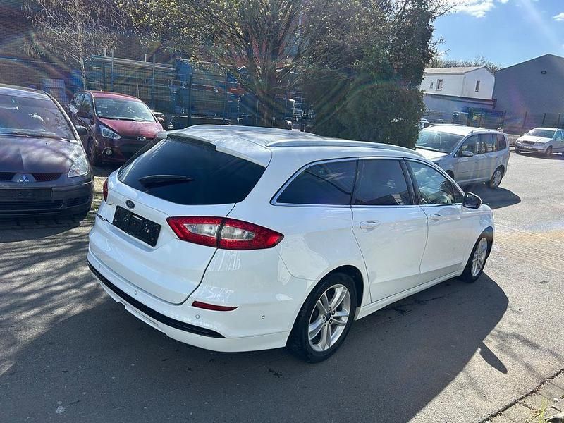 Gebraucht Ford Mondeo Titanium 150 PS (110 kW) 2014 Weiß Limousine