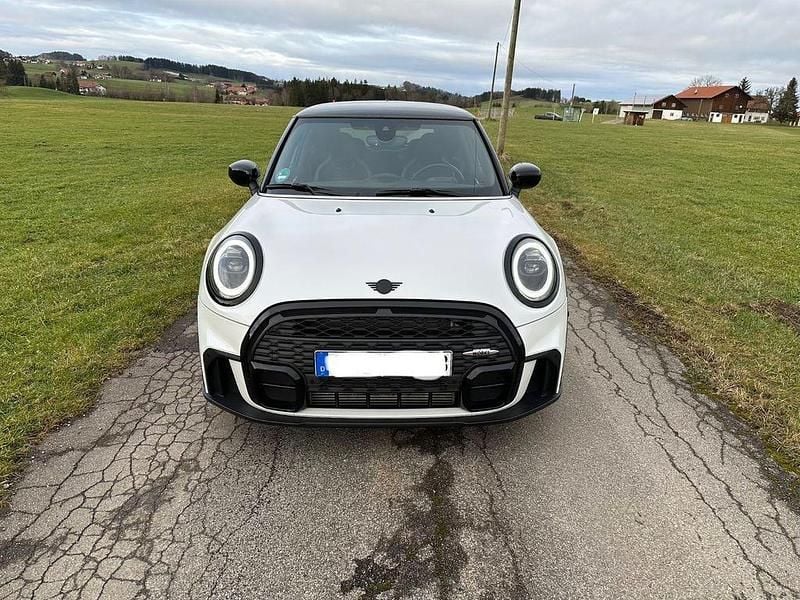 Gebraucht Mini John Cooper Works 136 PS (100 kW) 2023 Weiß Kleinwagen