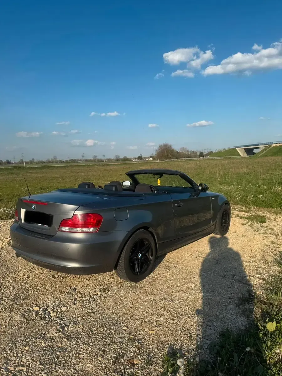 Gebraucht BMW 118 Cabriolet 143 PS (105 kW) 2009 Grau Cabrio