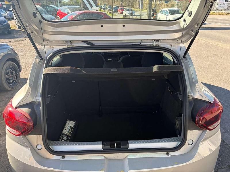 Gebraucht Dacia Sandero Essentiel 101 PS (74 kW) 2022 Mondsteingrau Kleinwagen