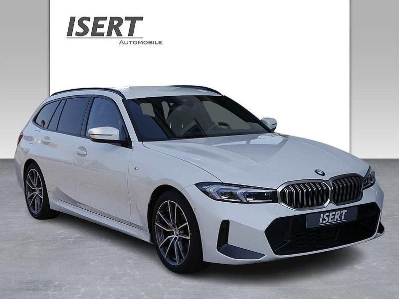 Weiß Gebraucht 2024 BMW 320 M Sport Kombi | 40.690 € (Fairer Preis) - Bild 1/4