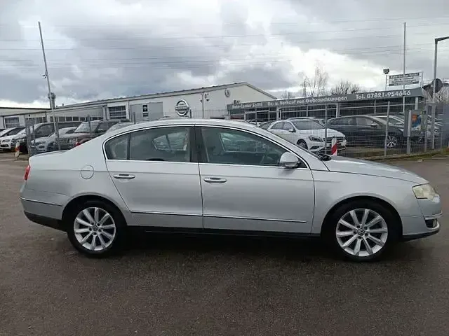 Gebraucht VW Passat Comfortline 140 PS (102 kW) 2009 Silver metallic Limousine