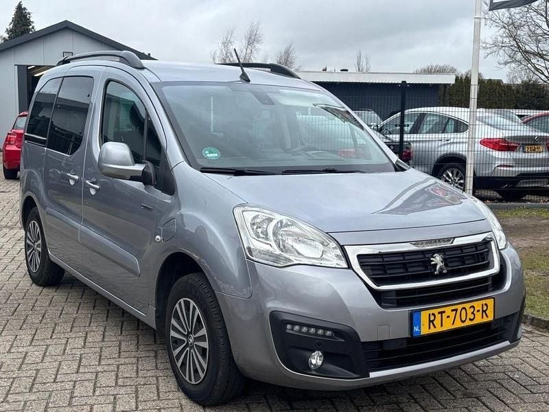 Gebraucht Peugeot Partner Tepee Allure 49 kW (67 PS) 2018 Grau Van / Kleinbus