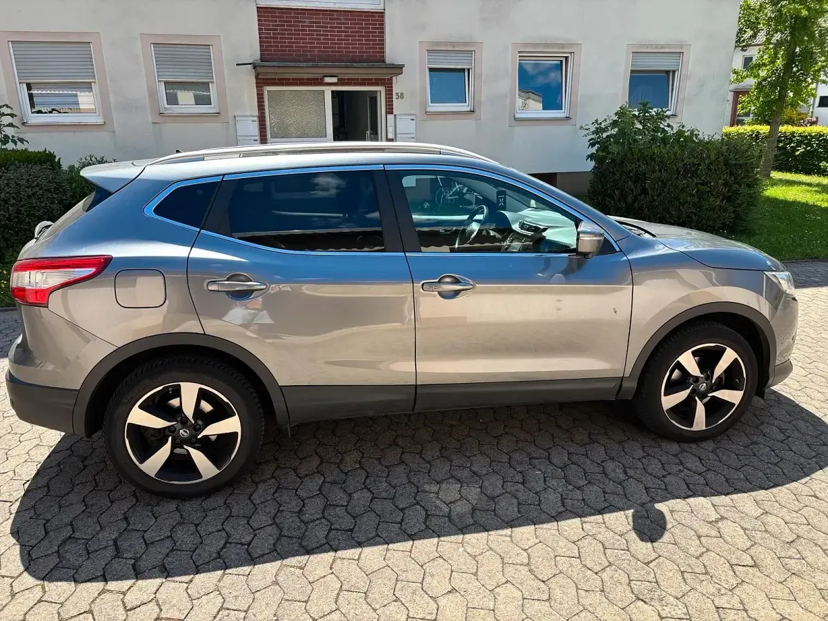 Gebraucht Nissan Qashqai 360º 163 PS (119 kW) 2016 Silber SUV