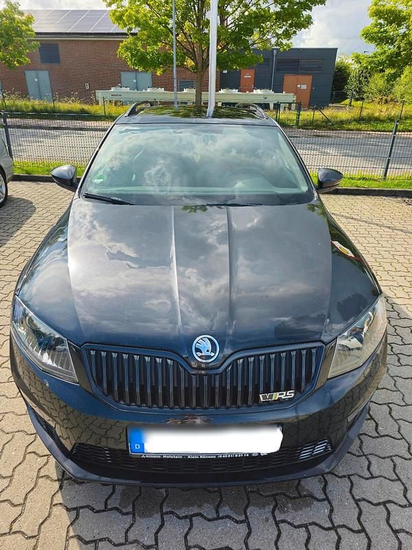 Schwarz Gebraucht 2017 Skoda Octavia RS Kombi | 17.999 € (Fairer Preis) - Bild 1/4