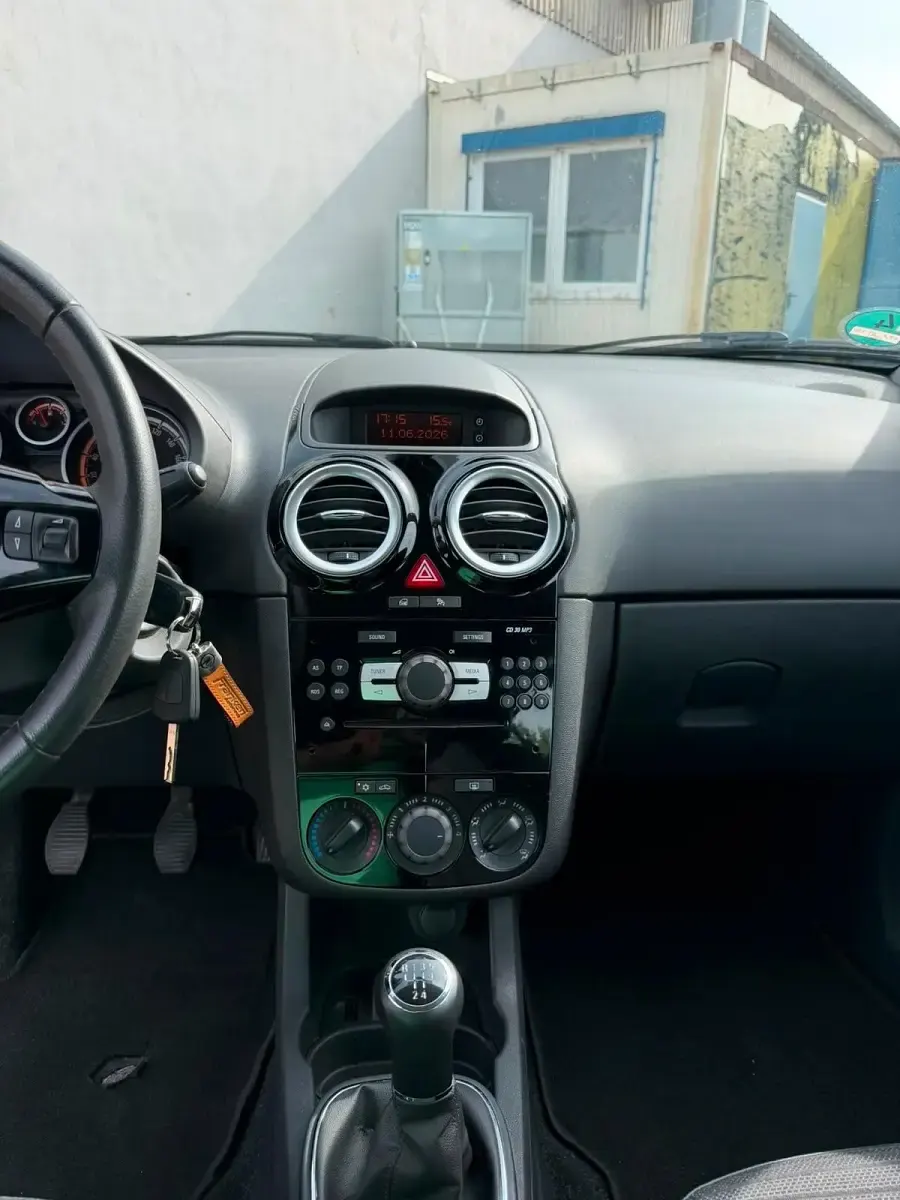 Gebraucht Opel Corsa 86 PS (63 kW) 2014 Schwarz Kleinwagen