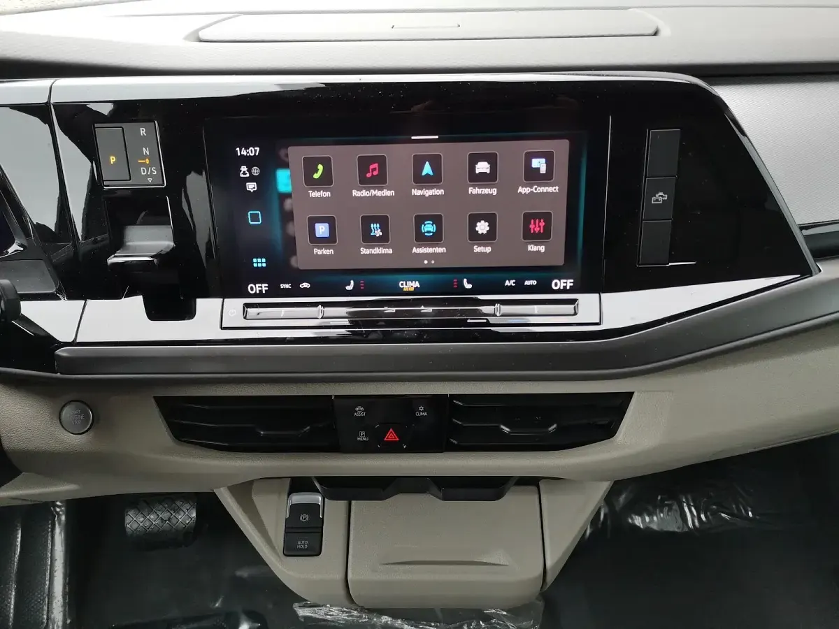 Neu VW California Beach 245 PS (180 kW) 2026 Fortanarot metallic Van