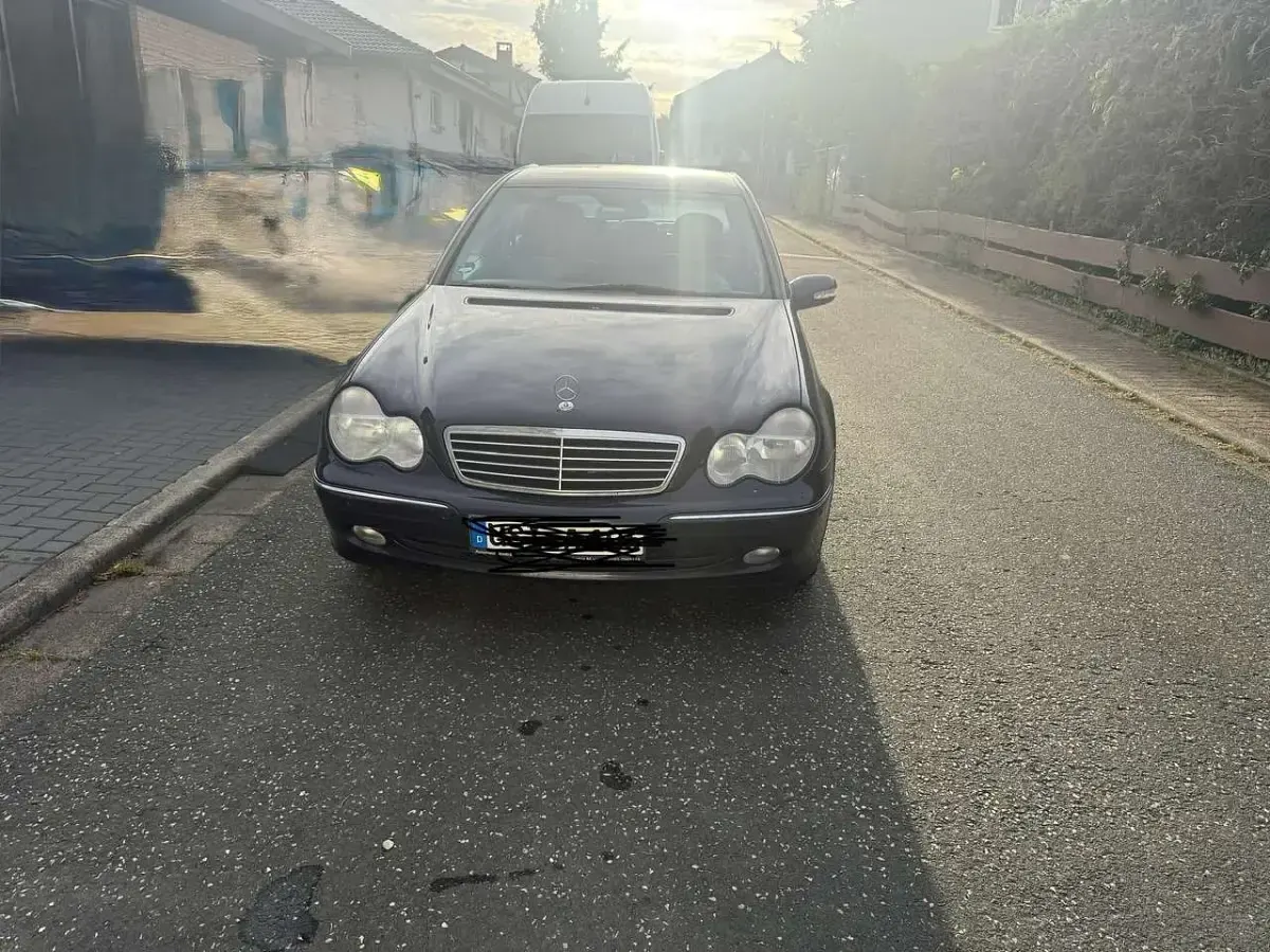 Gebraucht Mercedes C180 Avantgarde 129 PS (94 kW) 2001 Limousine