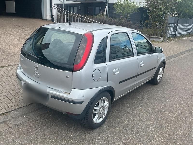 Usata Opel Corsa 75 CV (55 kW) 2004 Utilitaria