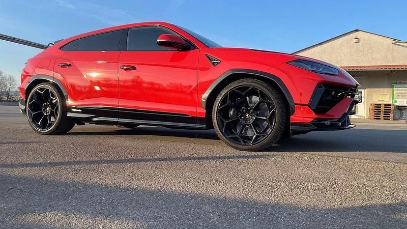 Gebraucht Lamborghini Urus 666 PS (489 kW) 2025 Rot SUV