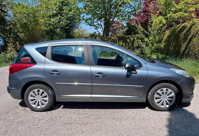 Gebraucht Peugeot 207 Filou 73 PS (53 kW) 2012 Kombi
