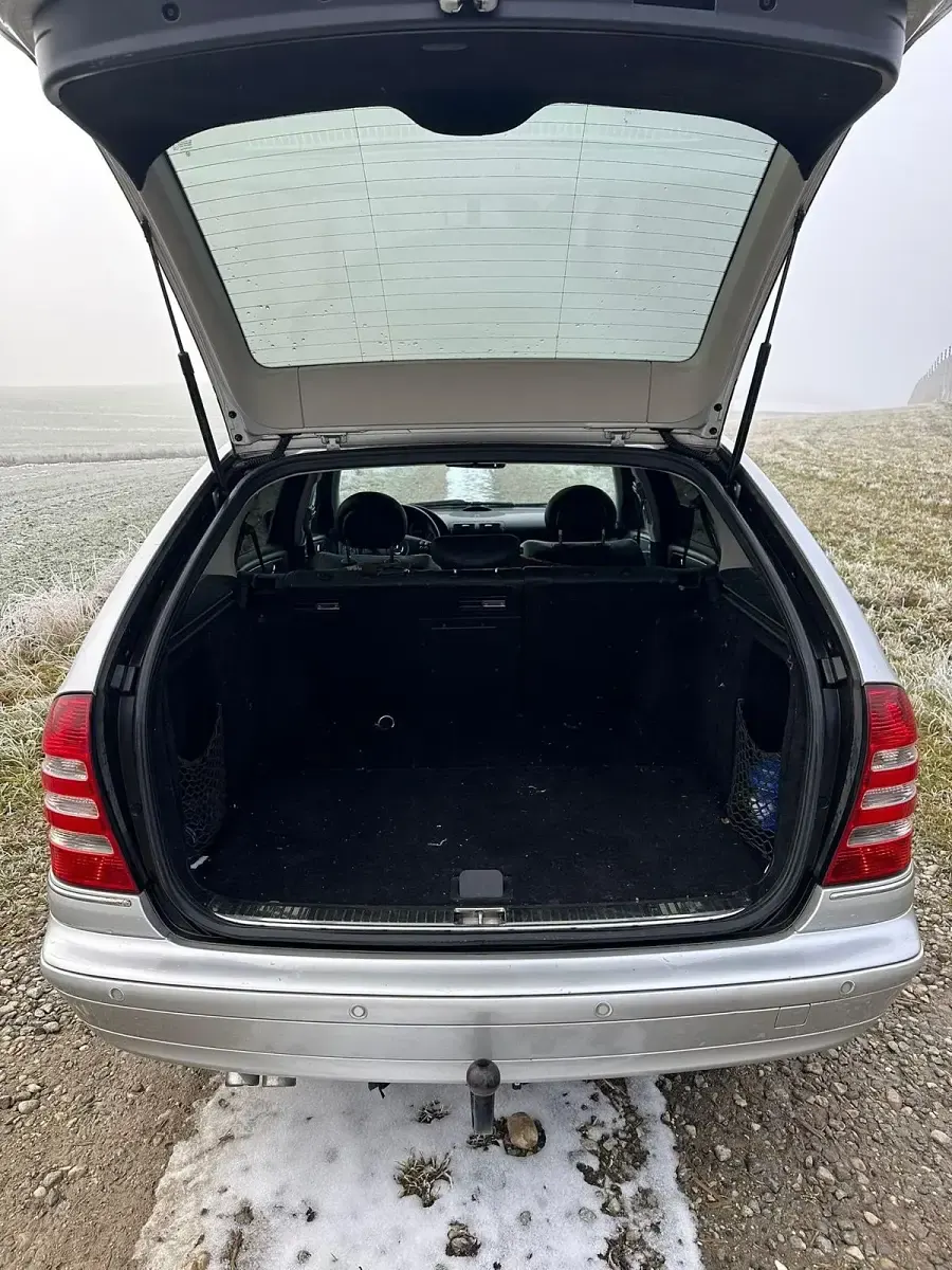 Second-hand Mercedes C220 150 CP (110 kW) 2004 Argintiu Break