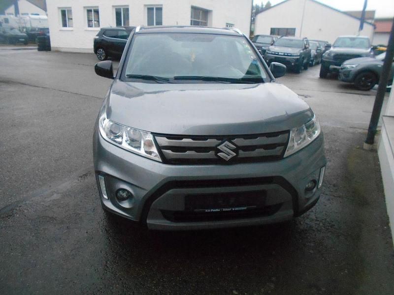 Silber Gebraucht 2016 Suzuki Vitara Comfort SUV | 9.800 € (Superpreis) - Bild 1/4