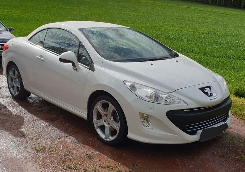 Weiß Gebraucht 2010 Peugeot 308 CC Platinum Cabrio | 10.500 € (Teuer) - Bild 1/4