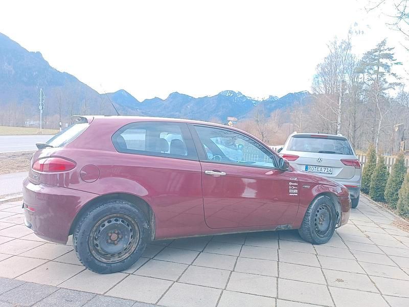 Gebraucht Alfa Romeo 147 Ti 118 PS (86 kW) 2008 Rot Kleinwagen
