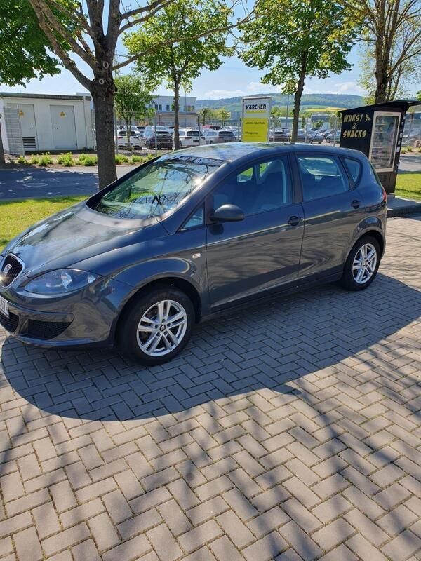 Grau Gebraucht 2007 Seat Altea Van / Kleinbus | 3.600 € (Fairer Preis) - Bild 1/4