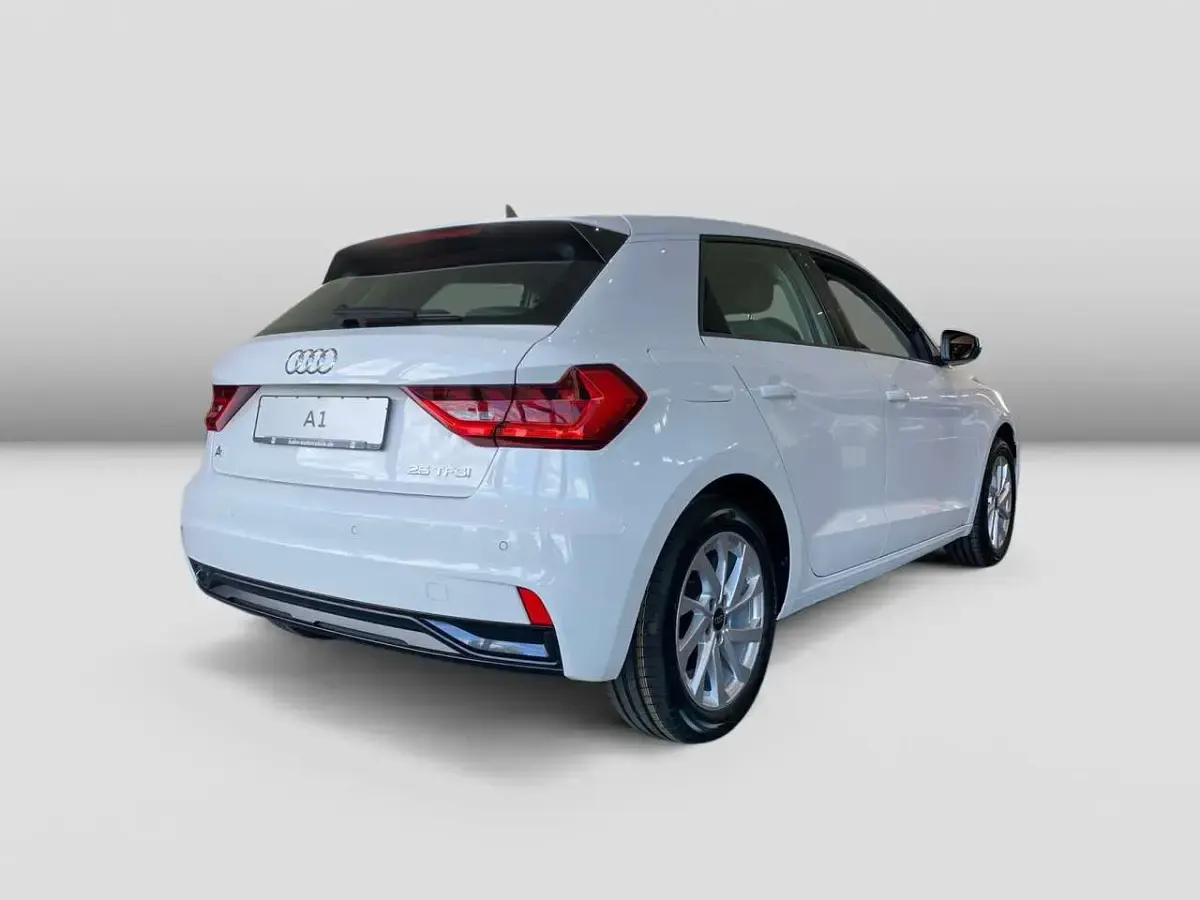 Gebraucht Audi A1 Advanced Plus 95 PS (69 kW) 2026 Mythosschwarz metallic SUV