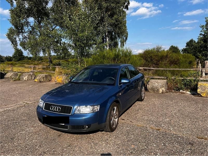Blau Gebraucht 2002 Audi A4 Limousine | 1.100 € (Superpreis) - Bild 1/4