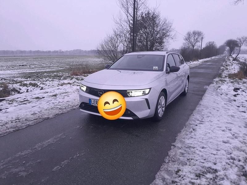 Silber Gebraucht 2024 Opel Astra Kombi | 18.000 € (Guter Preis) - Bild 1/4