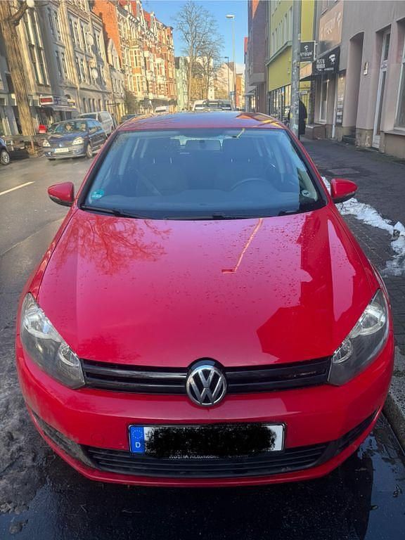 Rot Gebraucht 2010 VW Golf VI Trendline Kleinwagen | 4.000 € (Guter Preis) - Bild 1/4