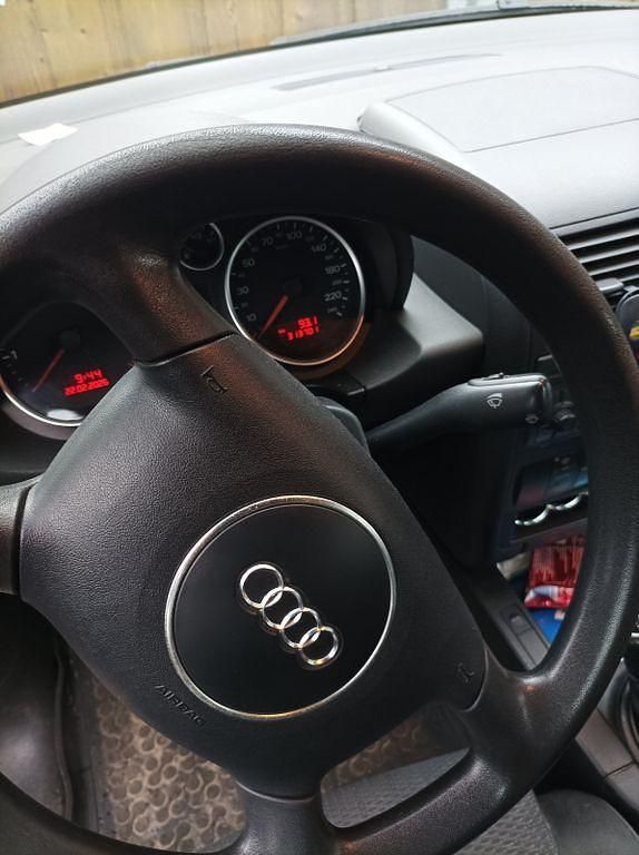 Gebraucht Audi A2 75 PS (55 kW) 2001 Schwarz Kleinwagen