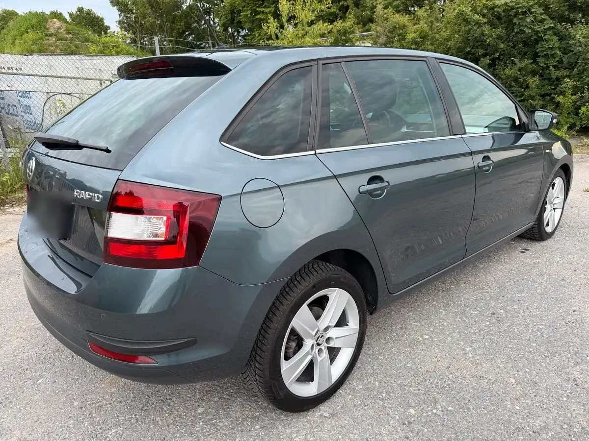 Gebraucht Skoda Rapid 90 PS (66 kW) 2017 Grau Kleinwagen