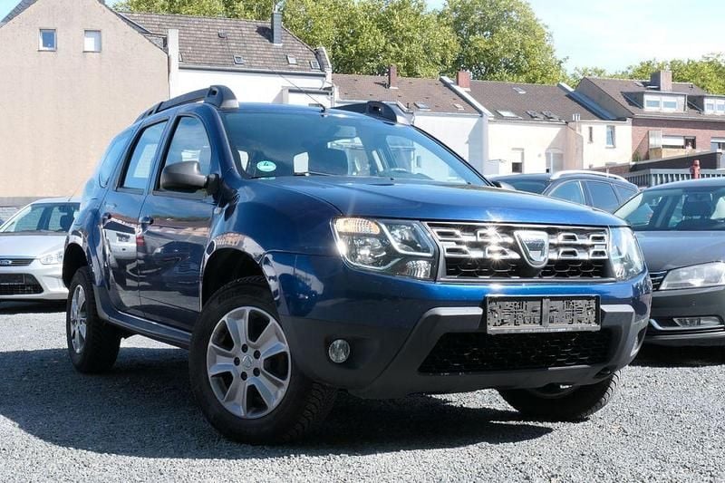 Blau Gebraucht 2016 Dacia Duster Lauréate SUV | 7.999 € (Guter Preis) - Bild 1/4