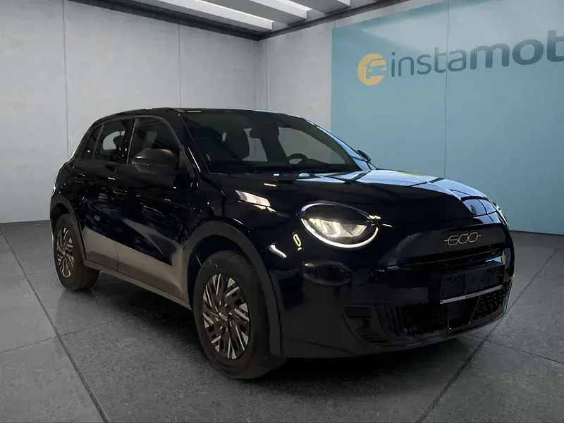Gebraucht Fiat 600 101 PS (74 kW) 2025 Schwarz Kleinwagen