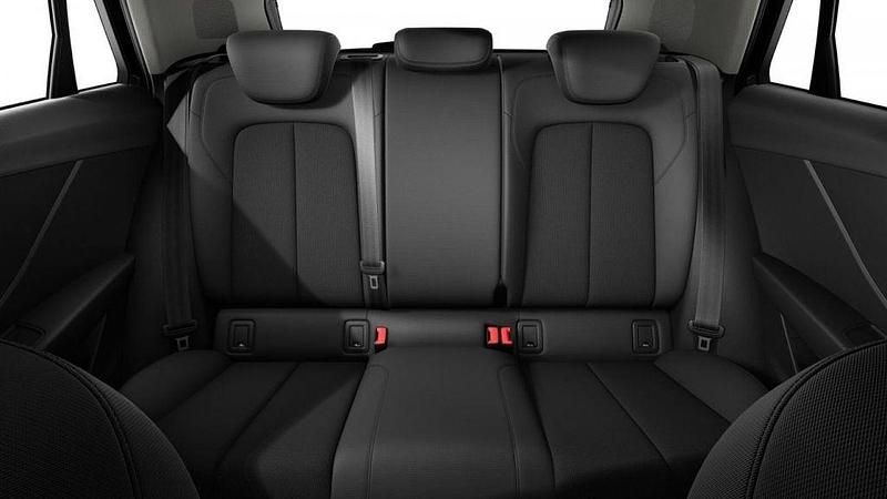 Neu Audi Q2 Advanced Plus 116 PS (85 kW) 2026 Grau SUV