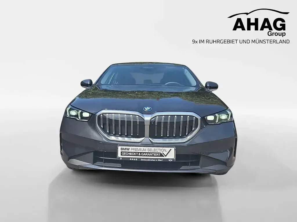 Gebraucht BMW 530e Comfort Edition 299 PS (219 kW) 2024 Schwarz Limousine