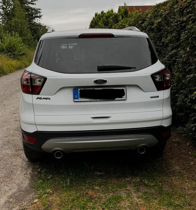 Gebraucht Ford Kuga Trend 120 PS (88 kW) 2018 Weiß SUV