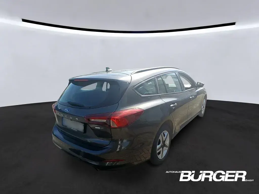 Usado Ford Focus Cool & Connect 125 CV (91 kW) 2023 Gris Familiar