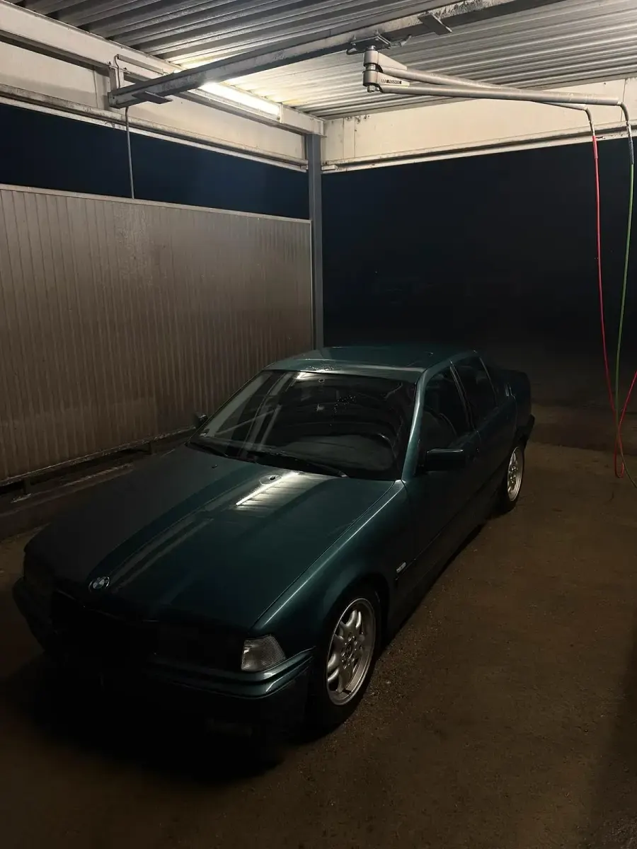 Gebraucht BMW 316 102 PS (75 kW) 1997 Grün Limousine