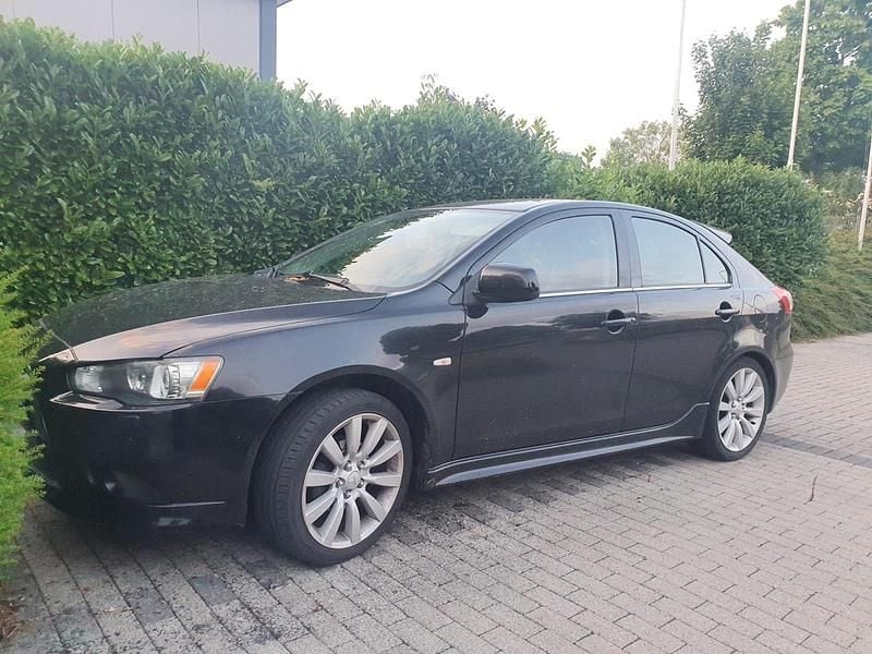 Schwarz Gebraucht 2009 Mitsubishi Lancer Limousine | 3.950 € (Fairer Preis) - Bild 1/4