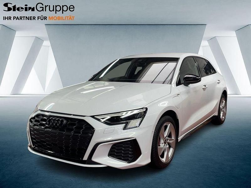 Weiß Gebraucht 2022 Audi A3 S-Line Limousine | 29.880 € (Etwas zu teuer) - Bild 1/4