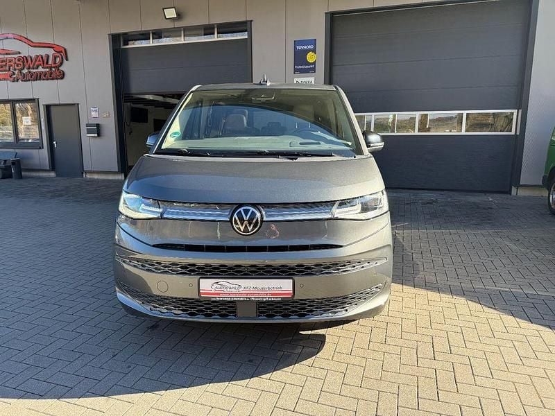 Gebraucht VW Multivan Style 150 PS (110 kW) 2021 Grau Van