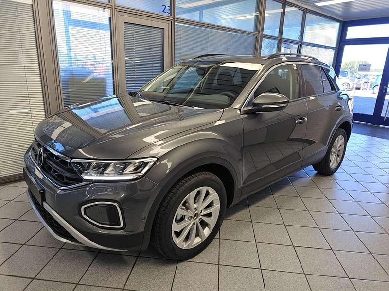 Neu VW T-Roc Life 150 PS (110 kW) 2026 Indiumgraumet. SUV