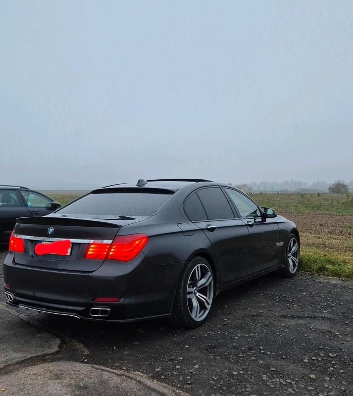 Gebraucht BMW 730 245 PS (180 kW) 2009 Grau Limousine