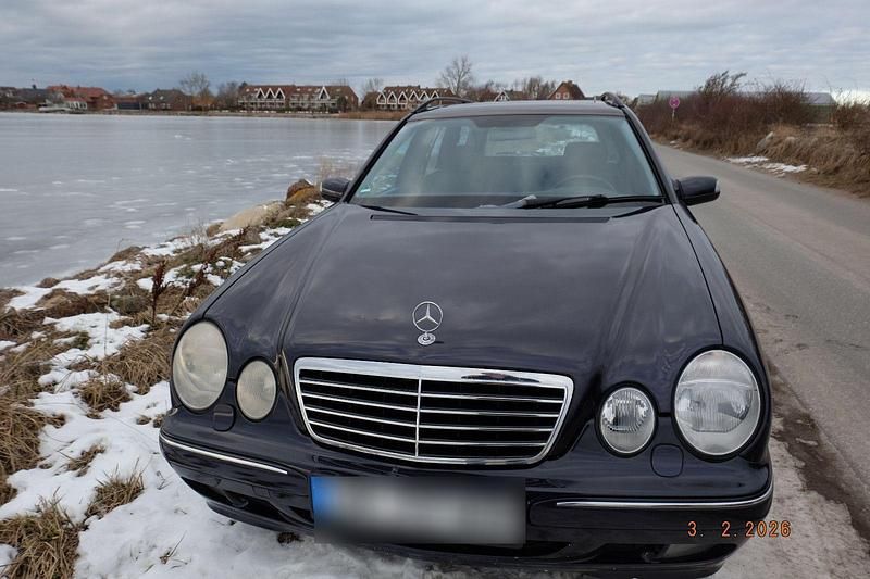 Gebraucht Mercedes E220 Avantgarde 143 PS (105 kW) 2002 Kombi