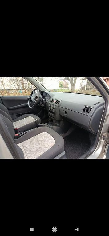 Second-hand Skoda Fabia 75 CP (55 kW) 2004 Bej Berlinǎ