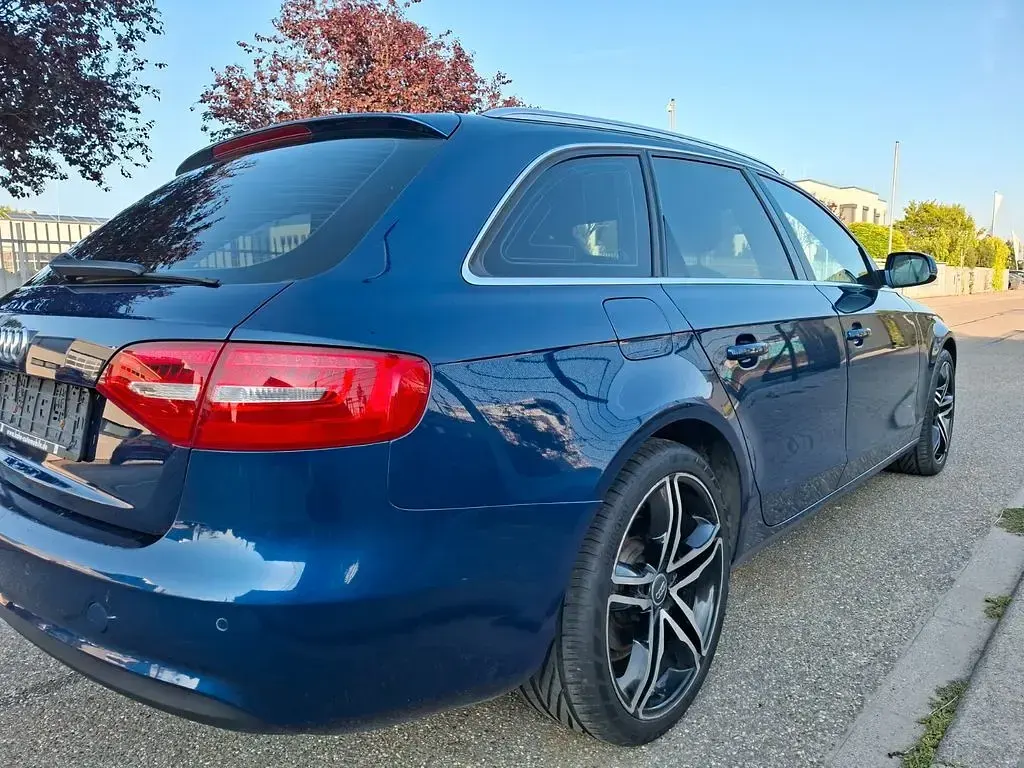Gebraucht Audi A4 Ambiente 245 PS (180 kW) 2012 Blau Kombi
