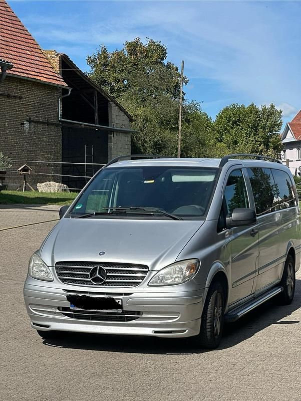 Silber Gebraucht 2010 Mercedes Vito Van / Kleinbus | 6.800 € - Bild 1/4