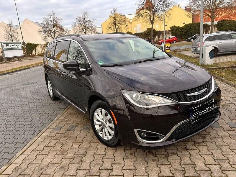 Gebraucht Chrysler Pacifica 291 PS (214 kW) 2017 Violet Van / Kleinbus