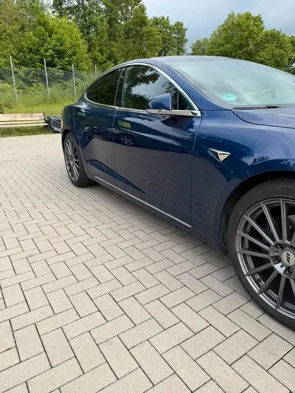 Used Tesla Model S 386 kW (525 HP) 2017 Blue Hatchback