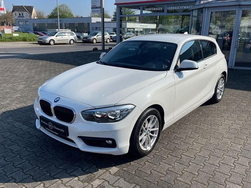 Gebraucht BMW 116 Advantage 109 PS (80 kW) 2018 Weiß Kleinwagen