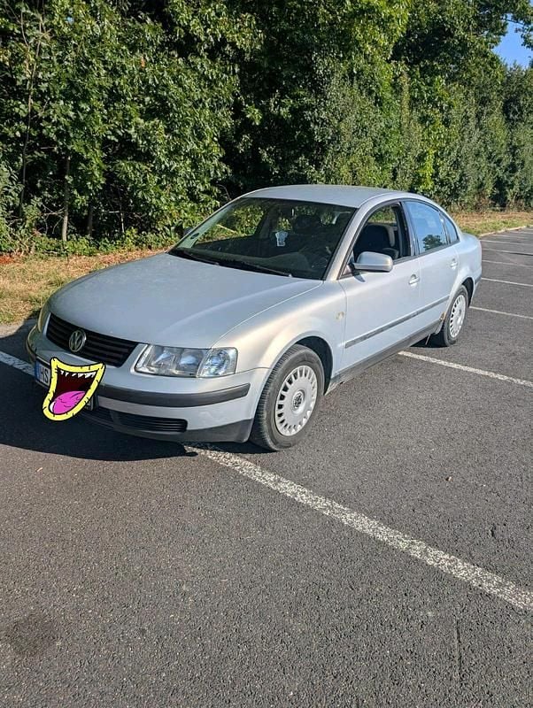 Silber Gebraucht 1999 VW Passat Limousine | 1.000 € (Fairer Preis) - Bild 1/4