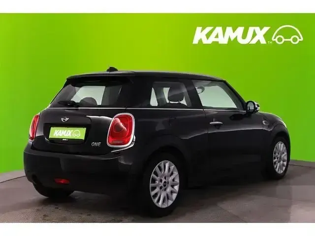 Käytetty Mini ONE Pepper 102 HP (75 kW) 2016 Musta Viistoperä