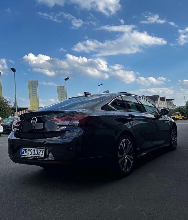 Gebraucht Opel Insignia Dynamic 165 PS (121 kW) 2017 Blau Limousine