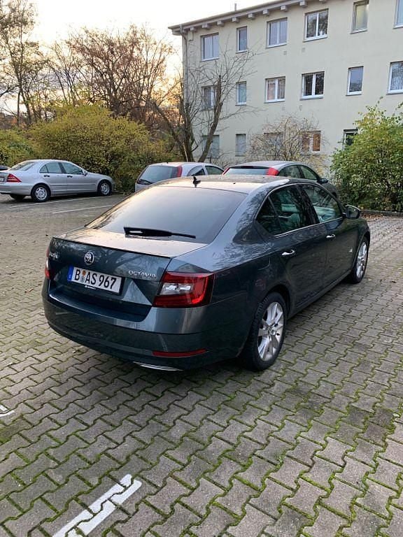 Gebraucht Skoda Octavia Ambition 190 PS (139 kW) 2018 Grau Limousine